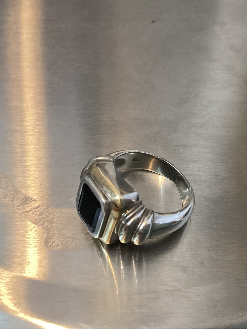 Sterling gold black stone ring. - Picture 3 of 8